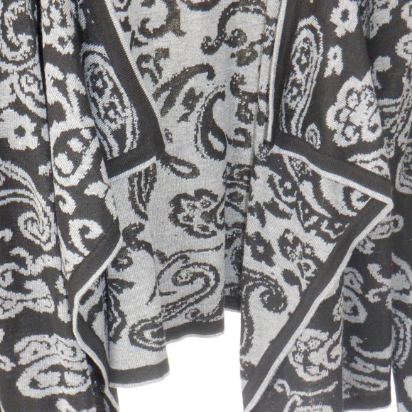 Buttonless Sweater - Valerie Stevens - Picture 6 of 9